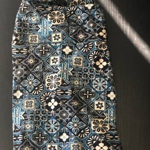 LuLaRoe OS perfectly buttery soft Leggings!